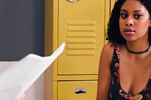 Блондинка с большими сиськами