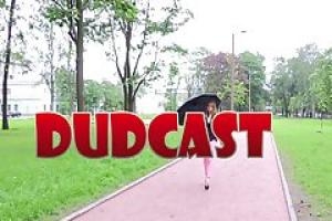 Милая секси девчушка занимается сексом дома